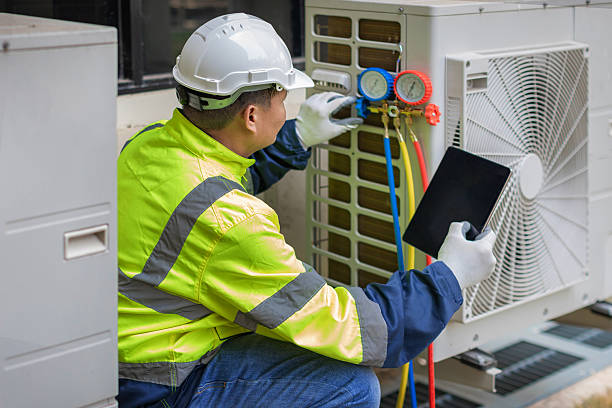 Professional Hvac technician working in Montgomery, TX